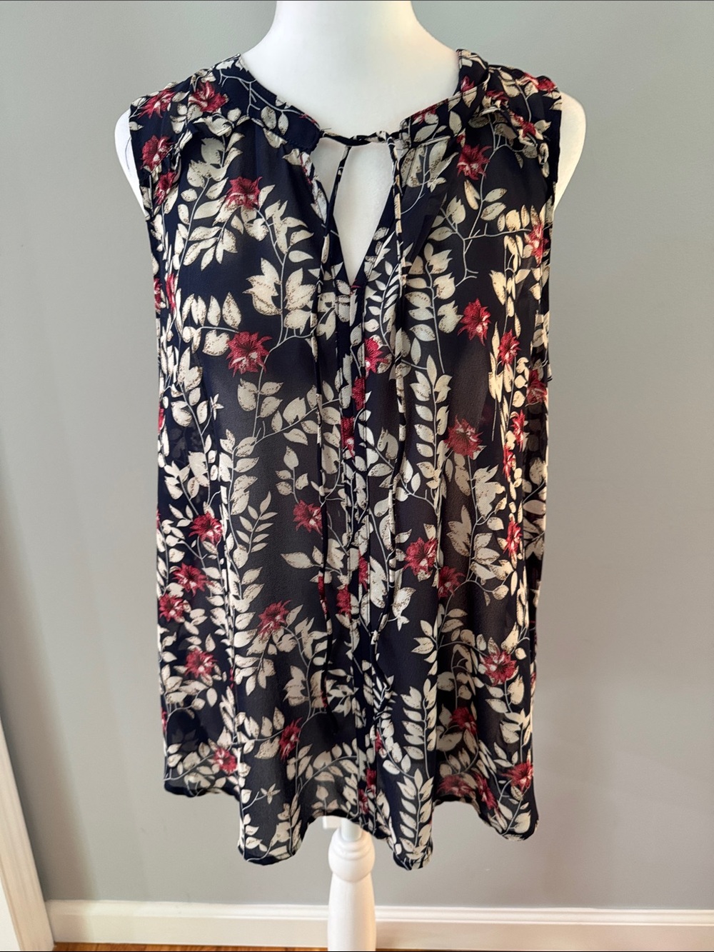 fun 2 fun Navy Floral Tie-Front Sleeveless Camisole